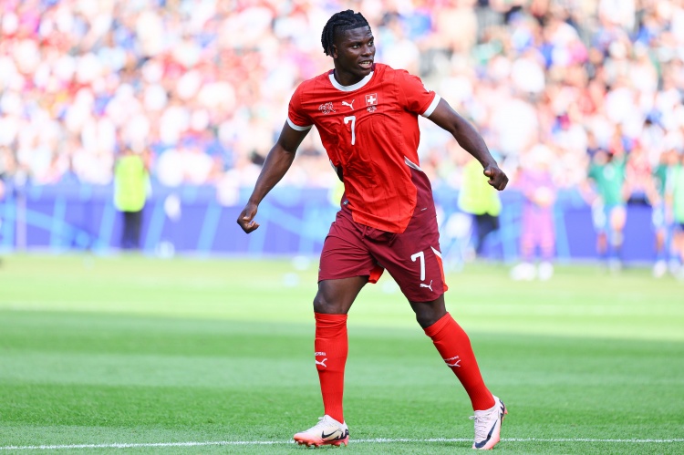 星空互动-米兰考虑恩博洛作为锋线备选方案，其经纪人持续推动转会