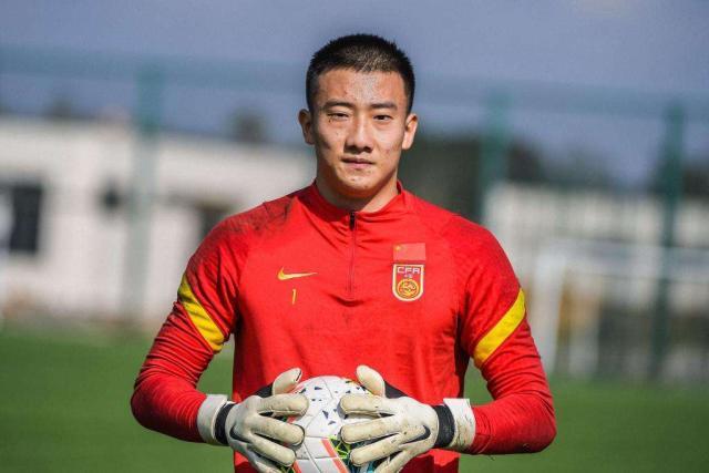 体育知识挑战-国足14初哥跨度11岁遍布老青中少 超越高洪波纪录