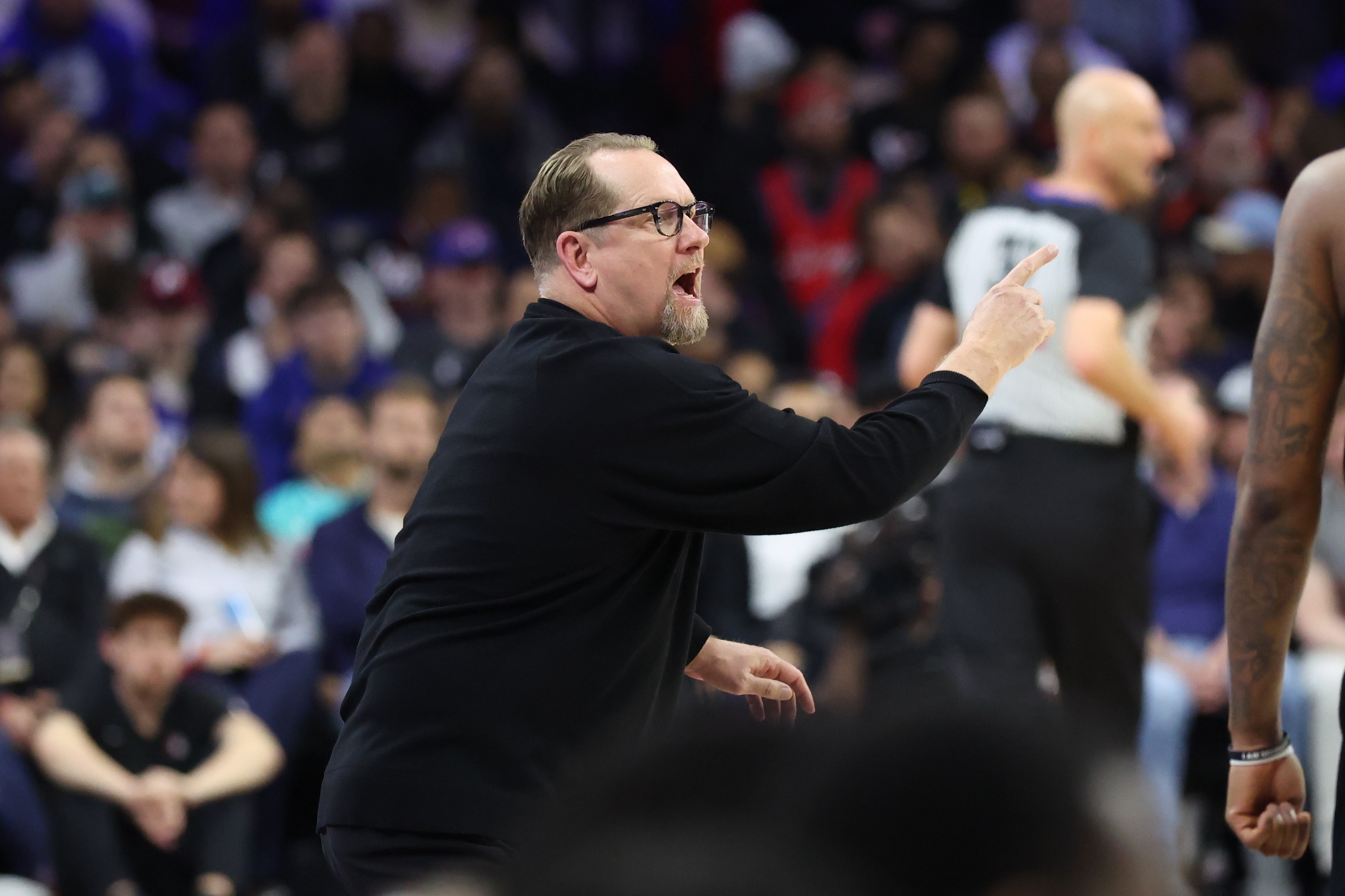 星空用户分享-容易一溃千里！76人单赛季3次在主场输掉至少40分成历史首队