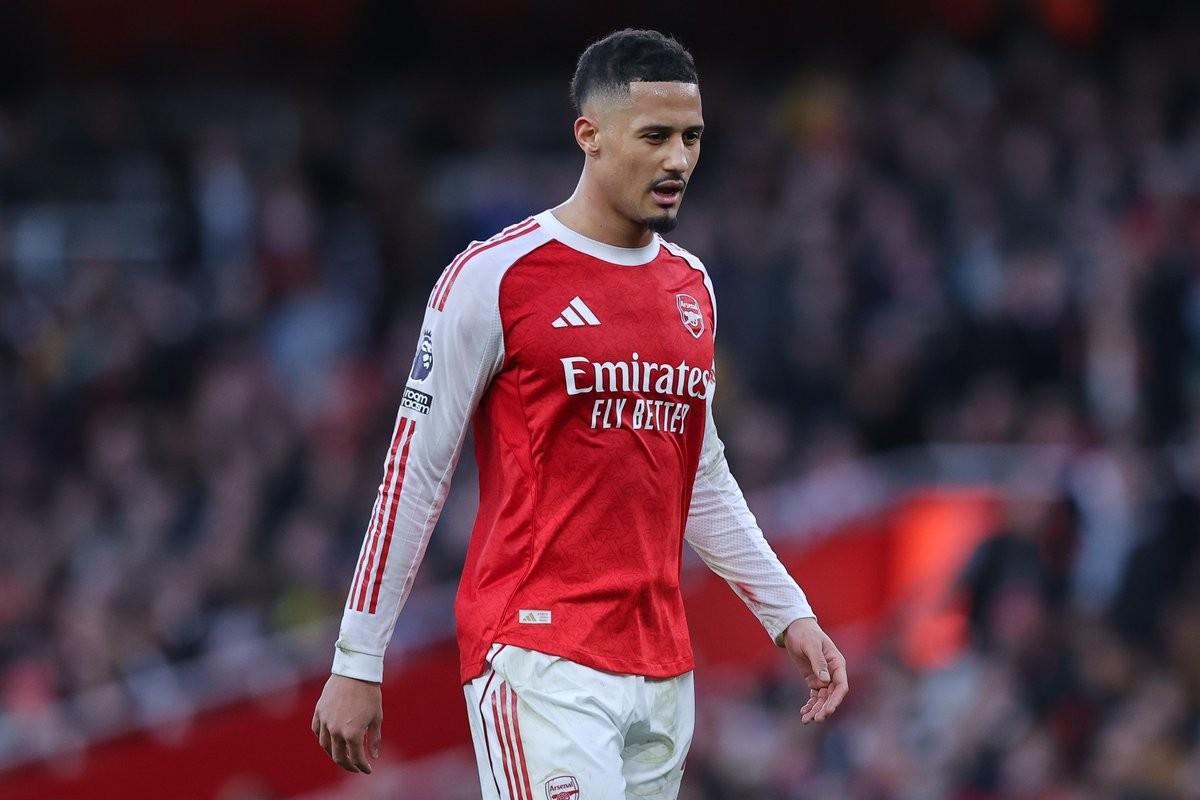 星空体验-记者：萨利巴因轻微脚踝扭伤缺阵，只是出于预防考虑