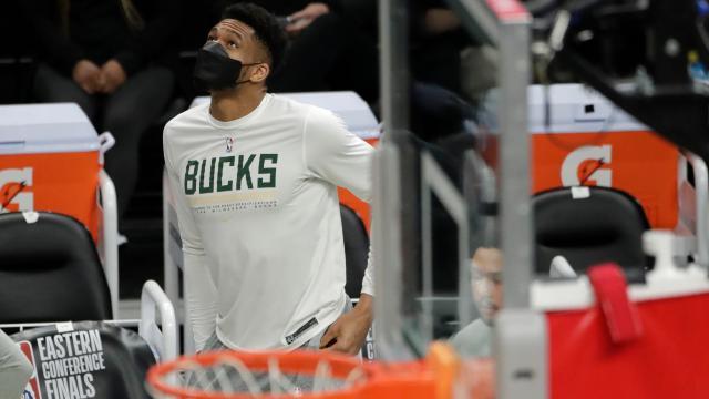 星空体验-无缘登场仍是领袖 字母哥因伤缺席仍能帮助球队