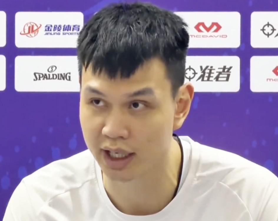 星空活动-许钟豪炮轰队内外援：来到中国不要嚣张，我们不是来伺候你的